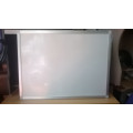 Bảng từ trắng 80x120 cm khung nhôm 2cm